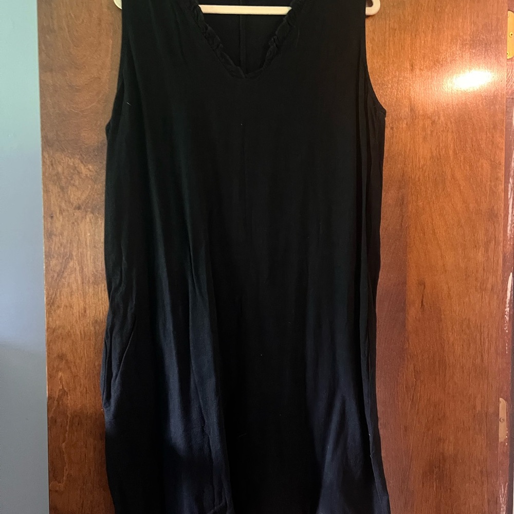 Black Sleeveless Dress